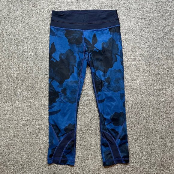 Lululemon Speed Crop Legging in Jumbo Blue Floral & Black Size 4 - Mid-Rise - Picture 1 of 5